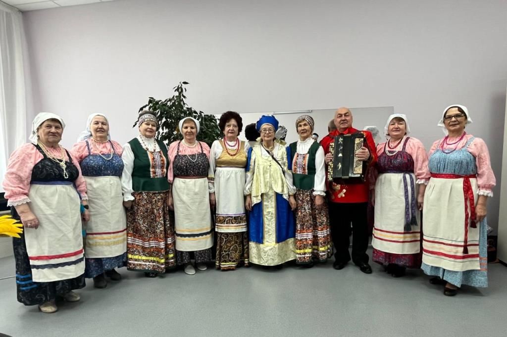 Два творческих коллектива Лаишевского района отметили День работника культуры частушечным баттлом