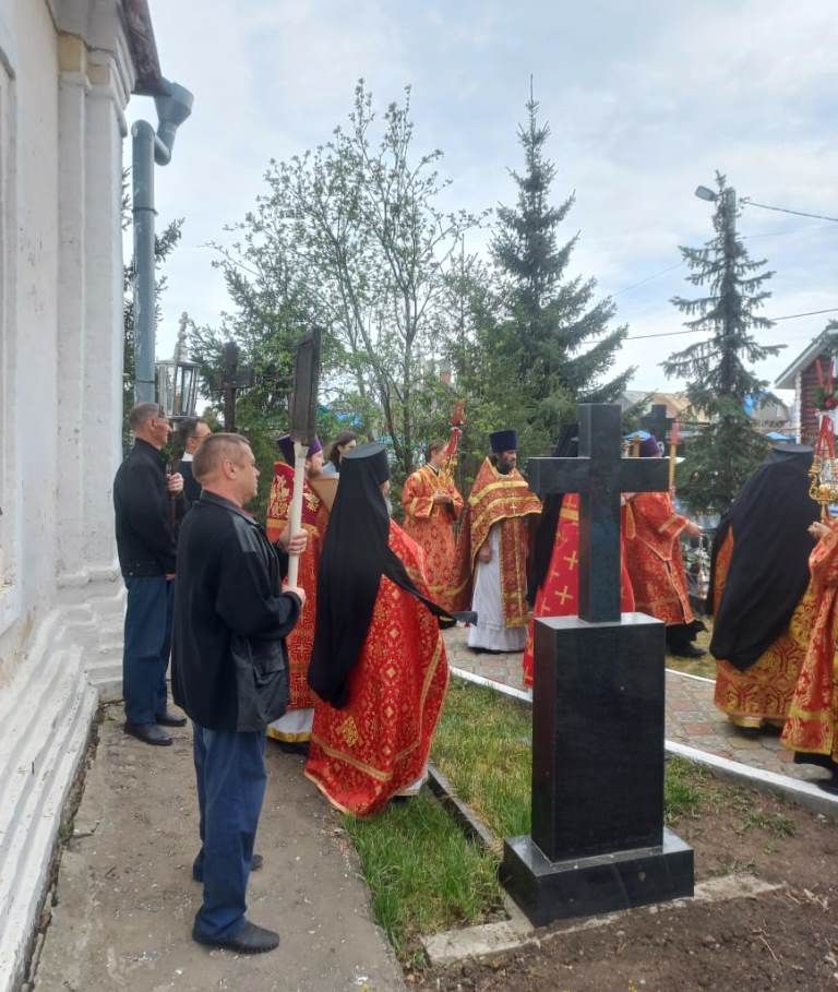 Митрополит Кирилл совершил Литургию в Преображенском храме села Большие Кабаны