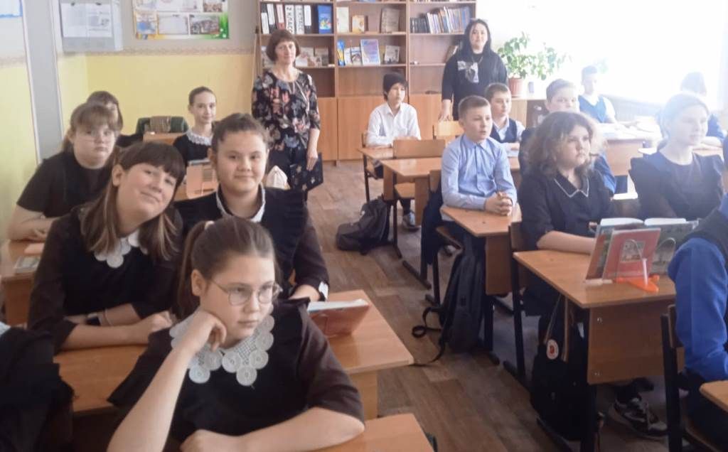 Литературно-музыкальная композиция «Певец России» организована для пятиклассников Лаишевской школы