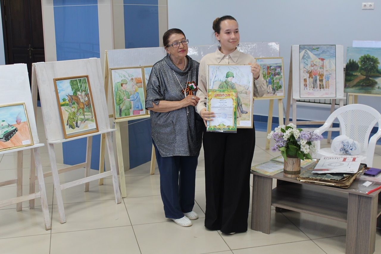 Юных лаишевских художников наградили по итогам конкурса рисунков