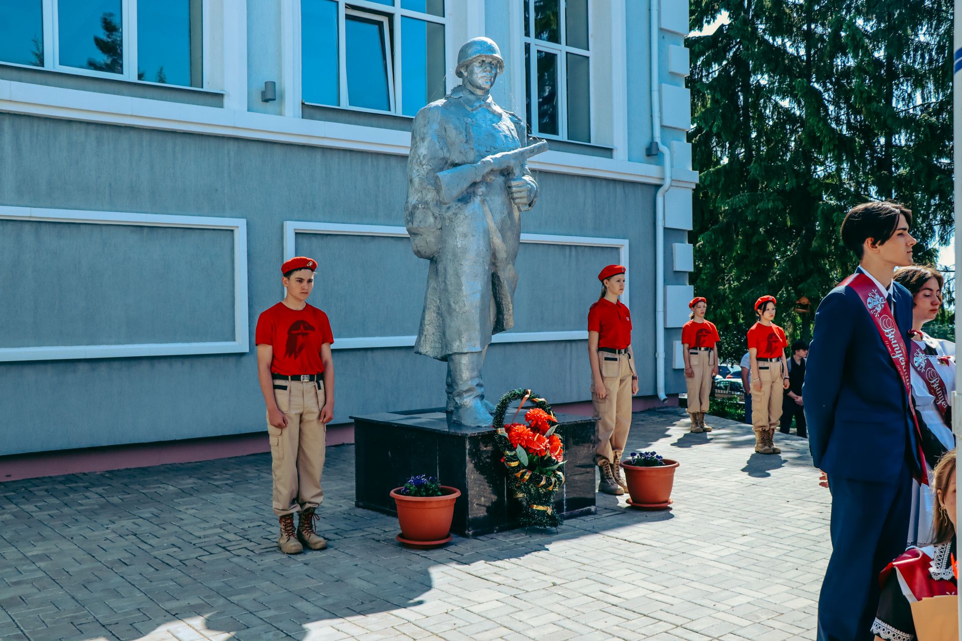 Прозвенел Последний звонок в Лаишевской школе №2