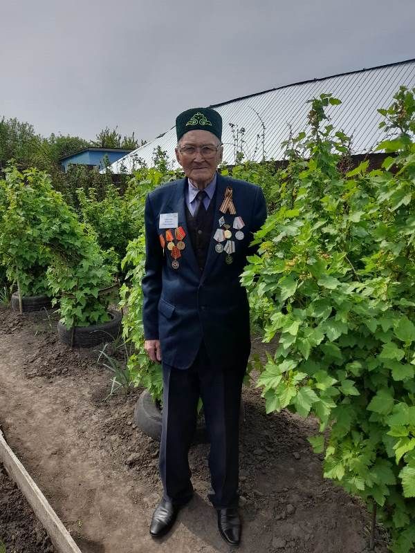 Юидовцы Кирбинской школы поздравили с Днем Победы 94-летнего труженика тыла