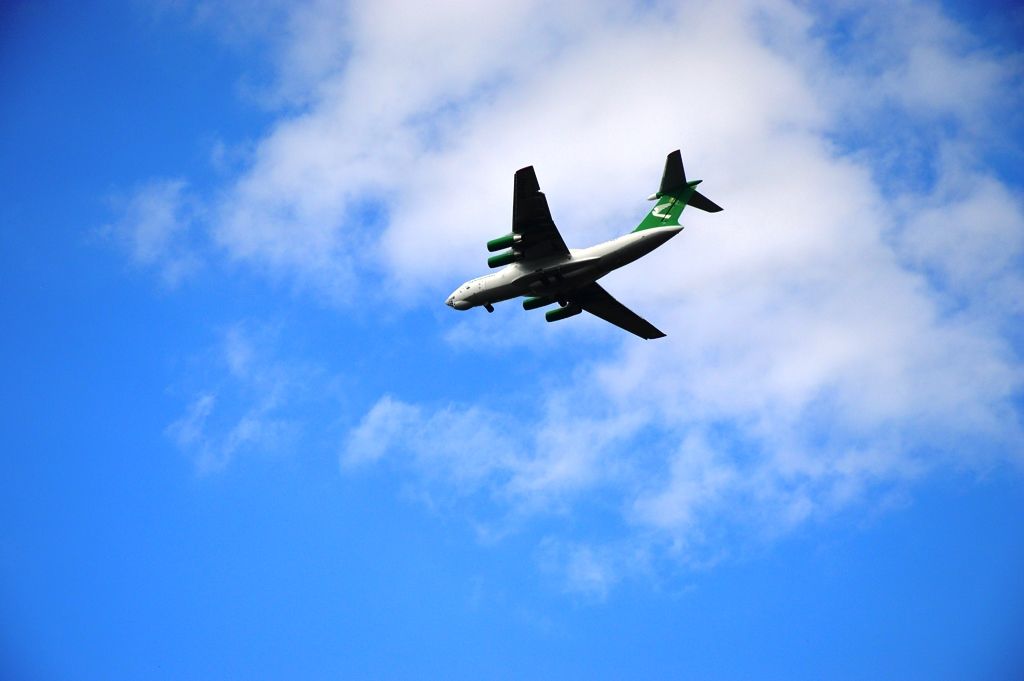 Самолет в небе — обычное явление для жителей Лаишевского района