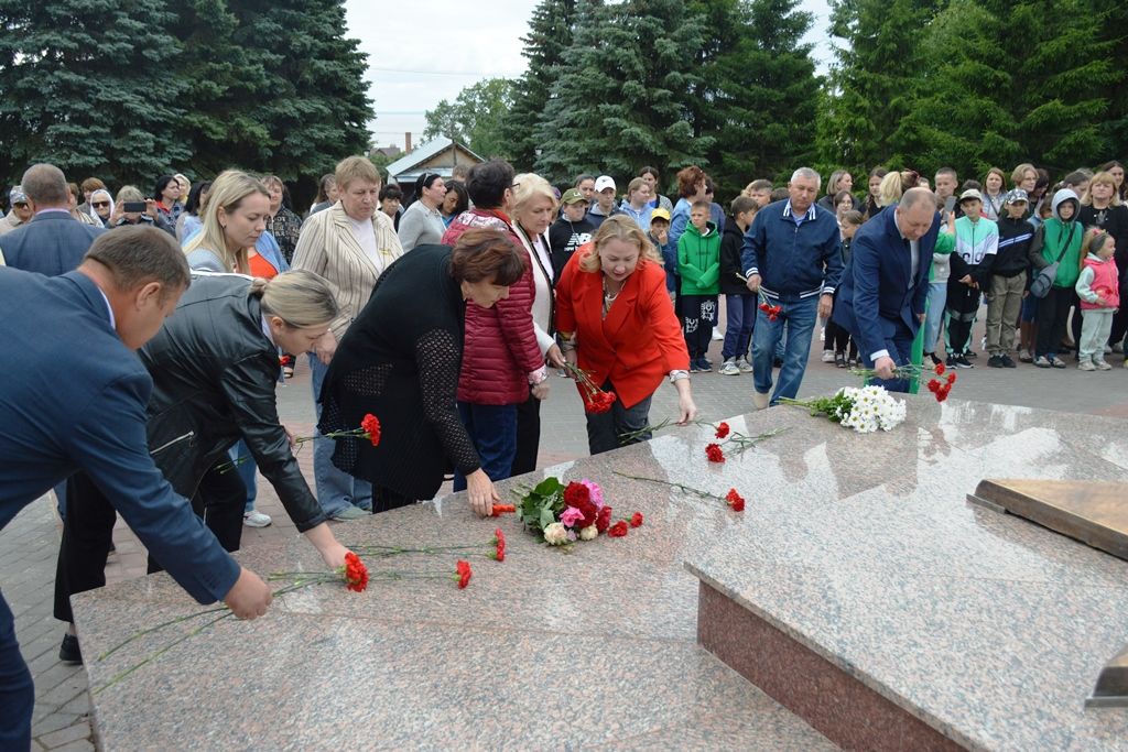 В День памяти и скорби лаишевцы почтили минутой молчания павших в Великой Отечественной войне