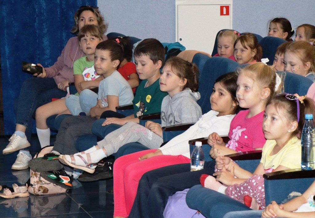 Фестиваль «Радуга планеты Детства» собрал друзей в РДК Лаишева