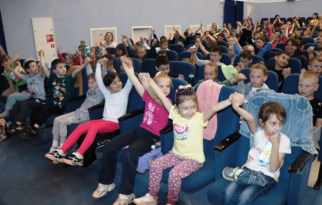Фестиваль «Радуга планеты Детства» собрал друзей в РДК Лаишева