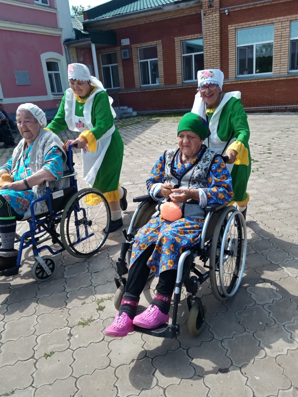 Лаишевские волонтеры посетили Алексеевский дом-интернат