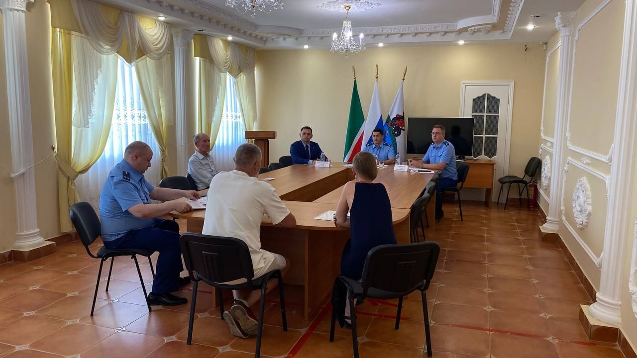 Татарстанның Лаеш районында ТР прокуроры урынбасары белән гражданнарны кабул итү узды