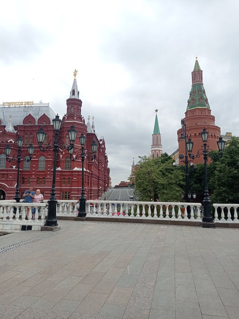 Данил Романов делится фотографиями с красотами Камчатки, Москвы, Крыма и Питера