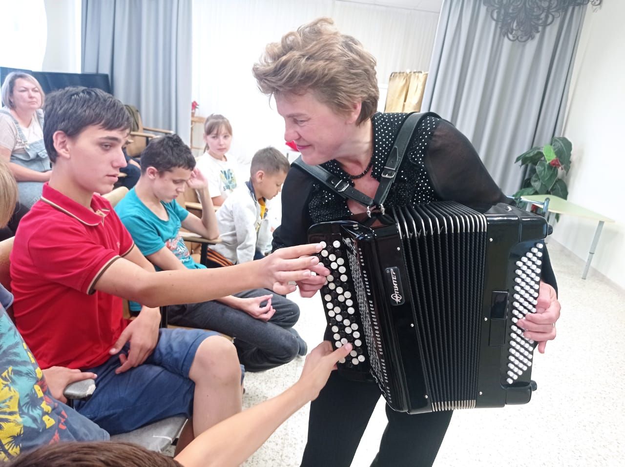 Детская школа искусств приобщила к музыке воспитанников реабилитационного центра
