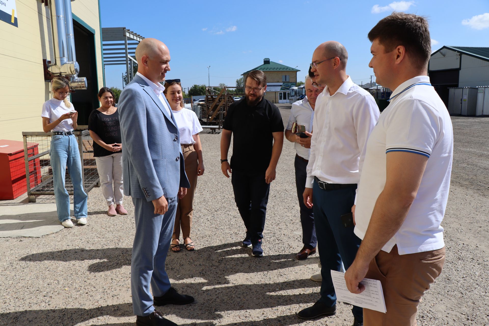 Сегодня предприятия Лаишевского района посетили работники министерства экономики РТ