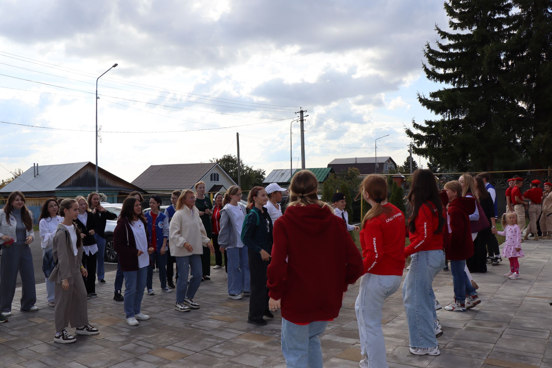 Сегодня в Молодежном центре «Белогорье» состоялось торжественное принятие в ряды «Движения первых».
