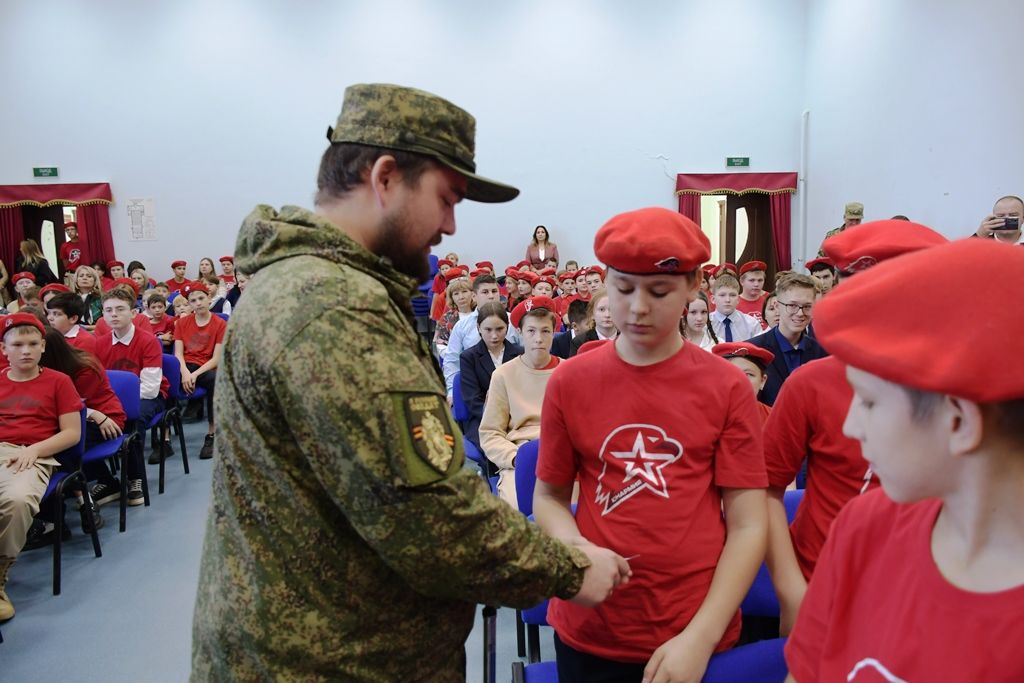 В Юнармию вступили более 150 школьников, лицеистов и гимназистов