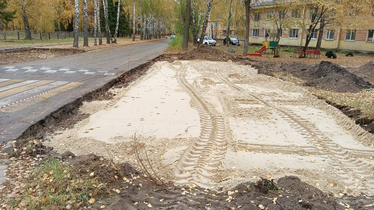 В Лаишевском районе строятся новые тротуары и места для парковки