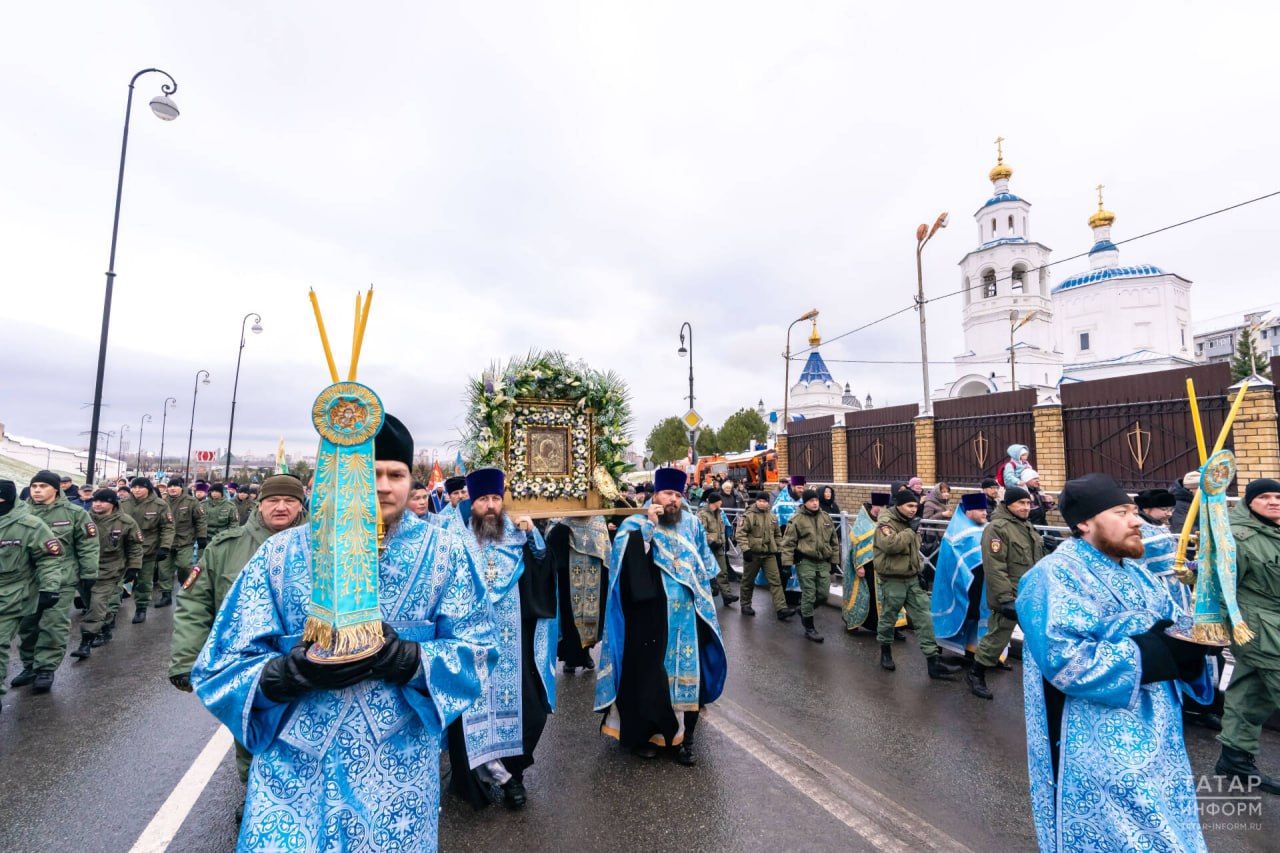 В столице Татарстана Крестный прошел ход с Казанской иконой Божией Матери