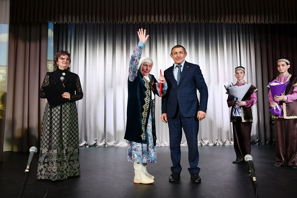 Лаеш шәһәренең балалар сәнгать мәктәбе юбилеен билгеләп үтте