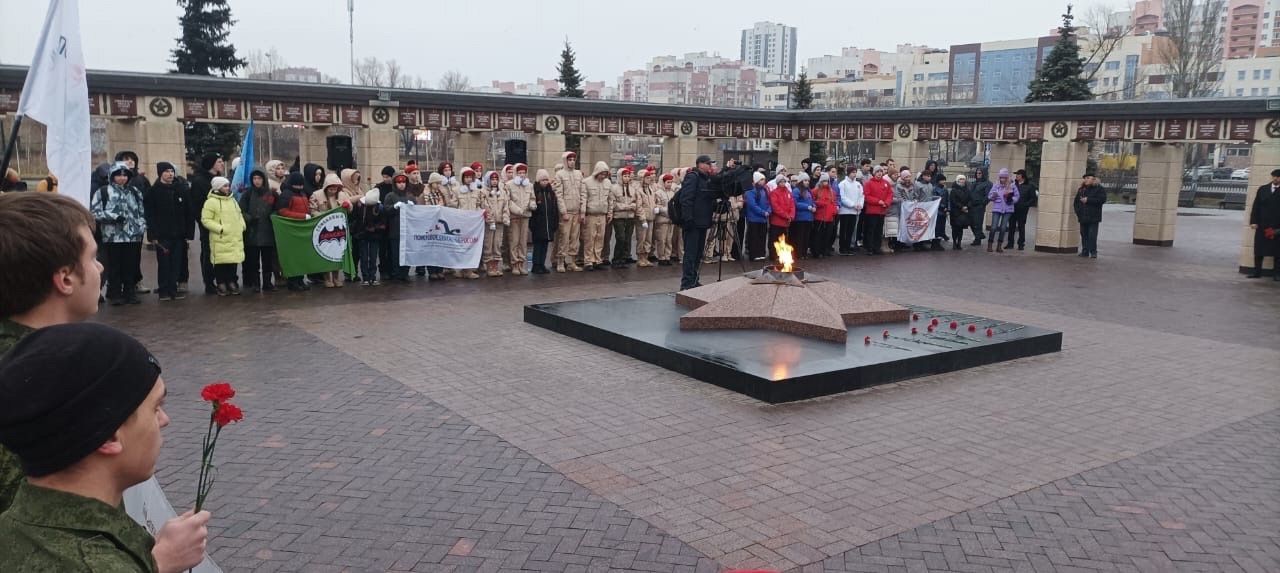 Юнармейцы Лаишевского района возложили цветы к Вечному огню