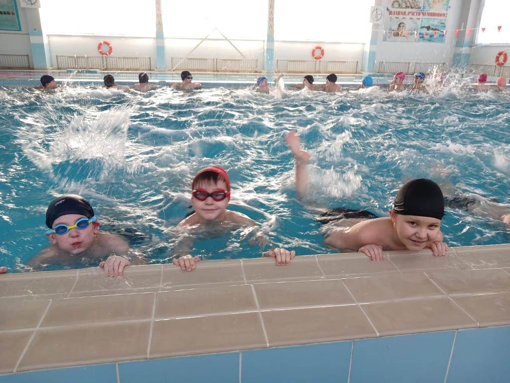 Будущие защитники Отечества из Лаишевской гимназии соревновались в плавании