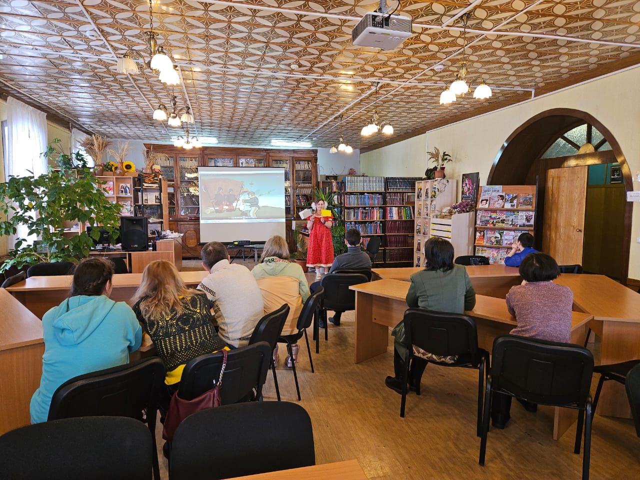 В Лаишевской библиотеке жителей Лаишевского района познакомили с историей Дня защитника Отечества