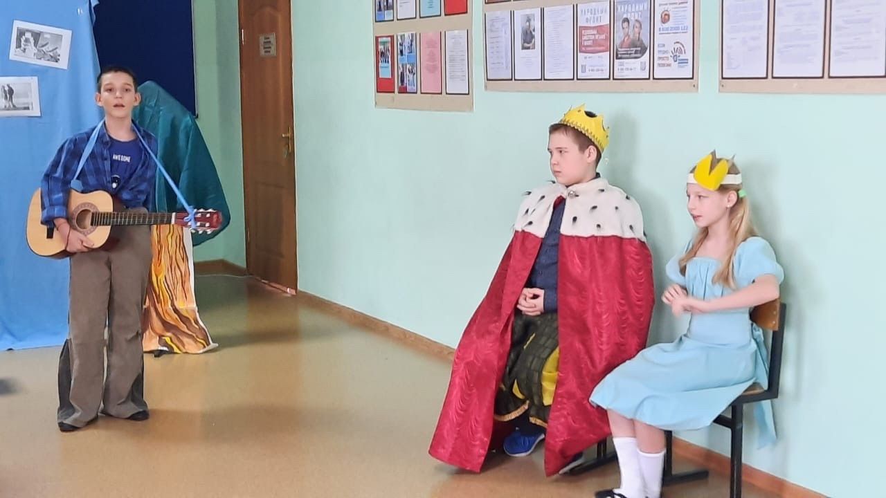 Артисты лаишевского школьного театра показали свои постановки