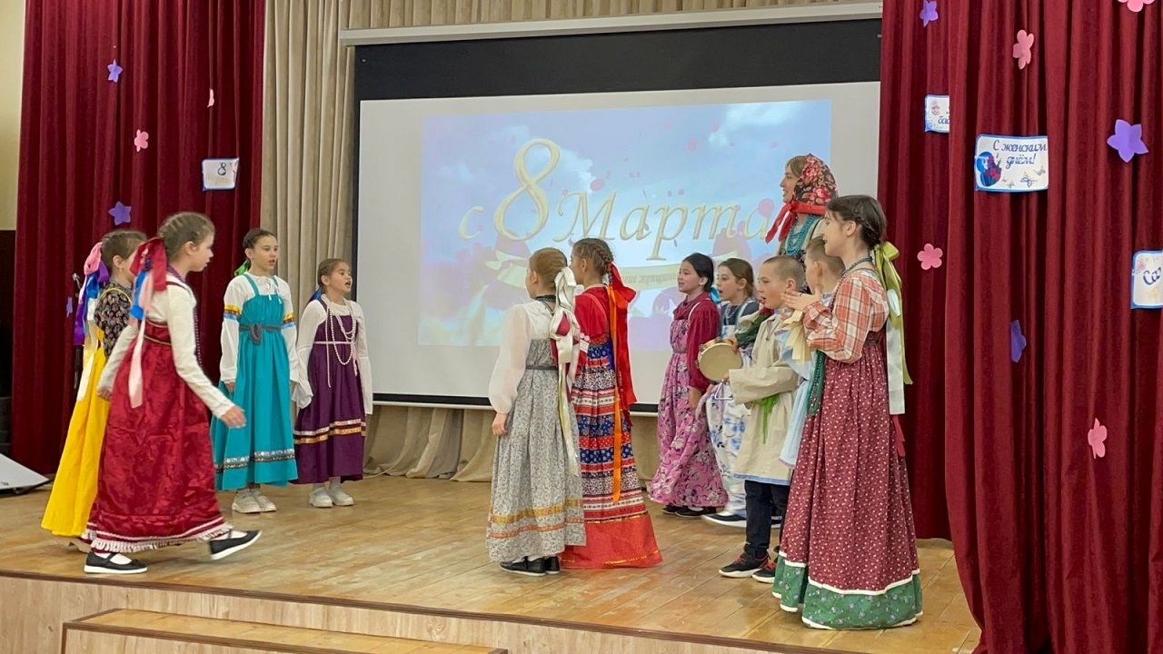 Жительниц Лаишевского района с праздником поздравили музыкально