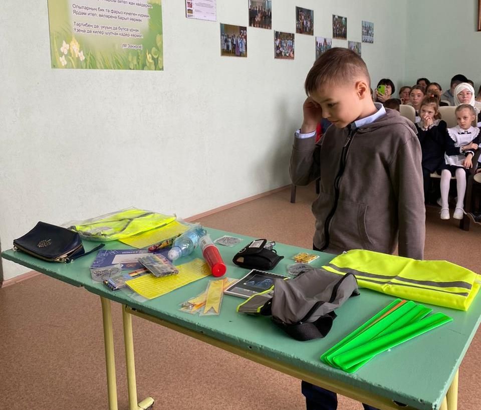 В Именьково со школьниками встретились сотрудники БДД и ГИБДД