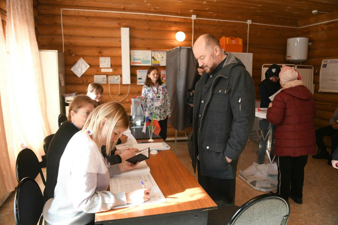 В Лаишевском районе проголосовал Асгат Сафаров