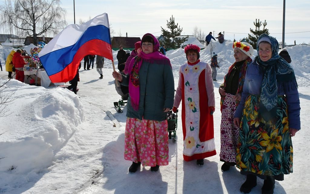 Как участницы ансамбля «Русские напевы» в селе Каипы голосовать ходили