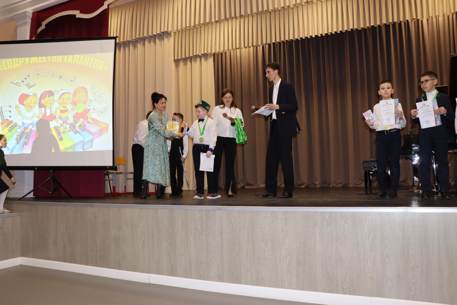 В Лаишевской школе искусств прошел концерт «Содружество талантов»