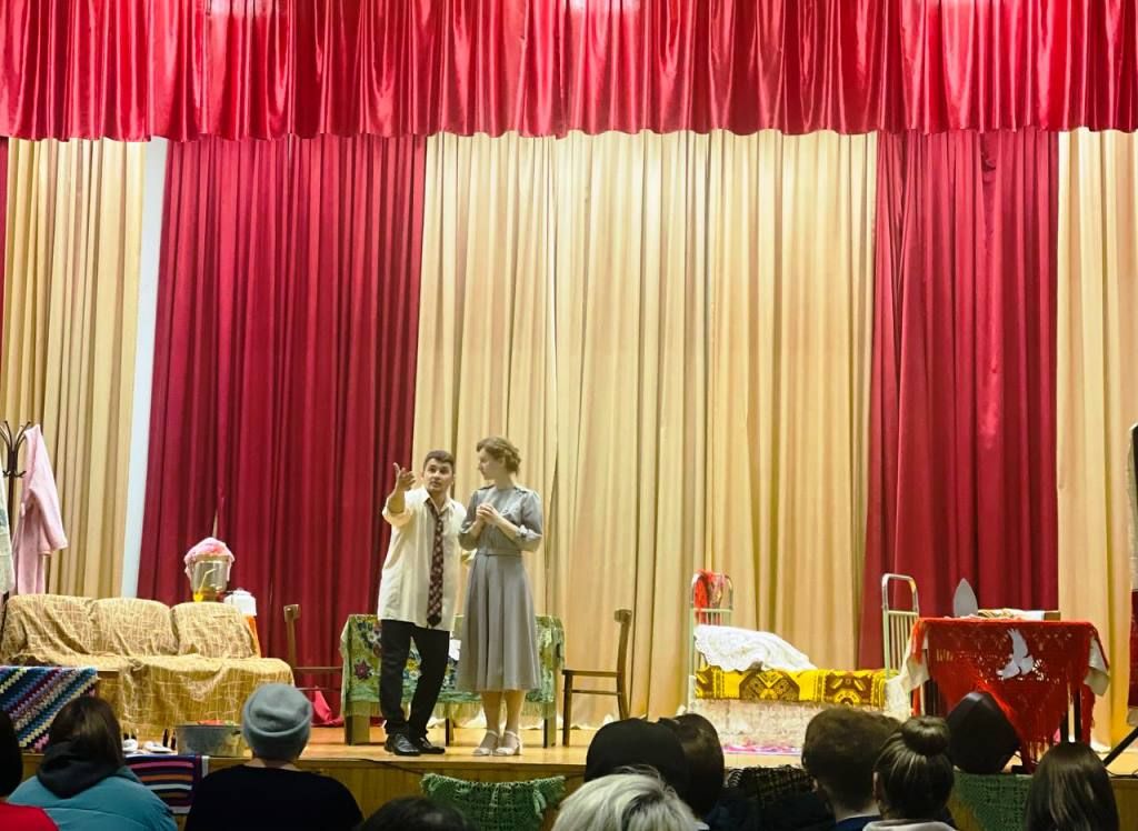 Театральное наслаждение для сердца: «Любовь и голуби» в Большекабанском СДК