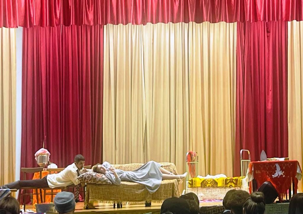 Театральное наслаждение для сердца: «Любовь и голуби» в Большекабанском СДК