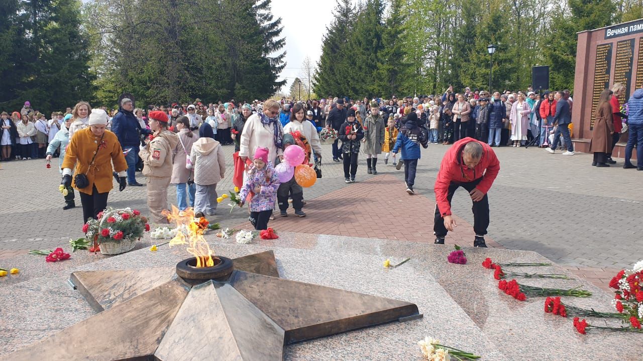 На митинге в лаишевском парке Победы почтили память погибших защитников Родины