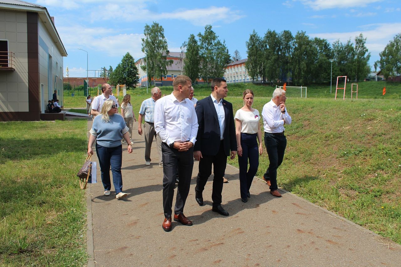 Министр образования Беларуси познакомился с деятельностью Лаишевского техникума