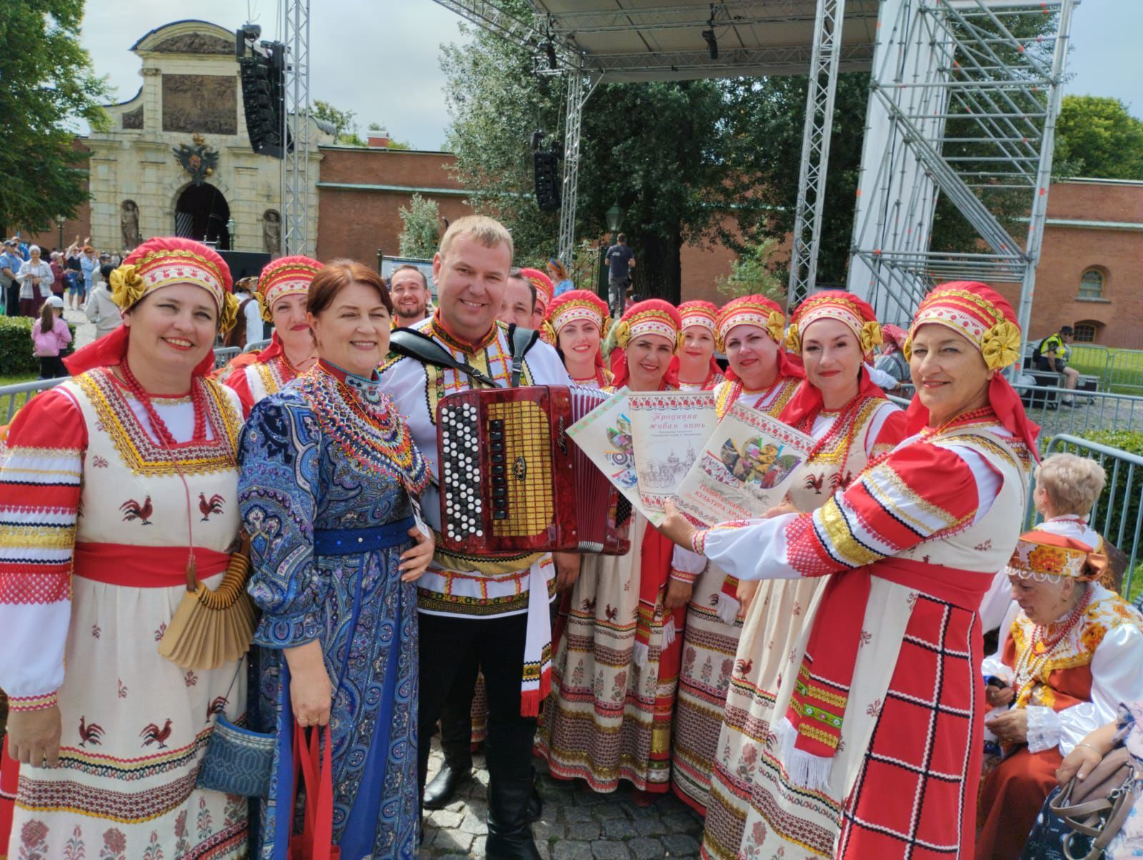 Любовь Хасанова  выступила в Петербурге на фестивале «Добровидение»