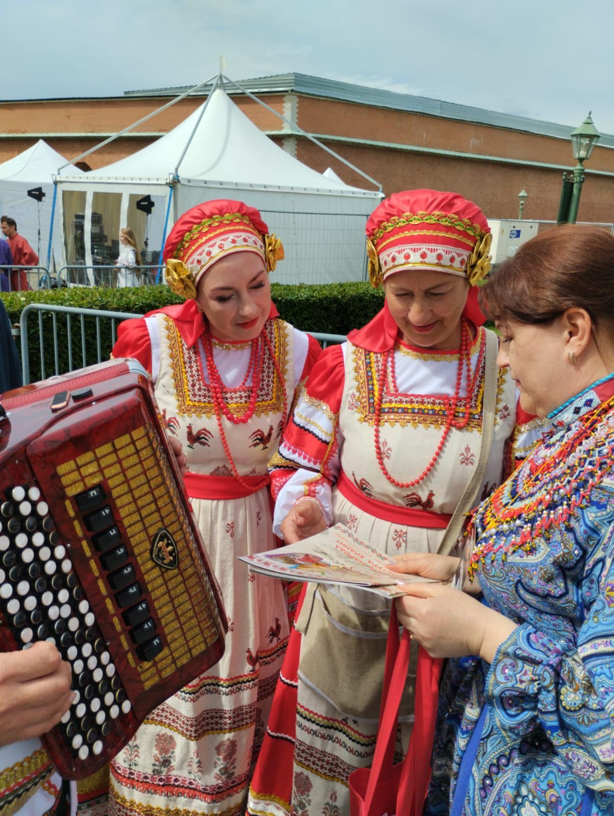 Любовь Хасанова  выступила в Петербурге на фестивале «Добровидение»