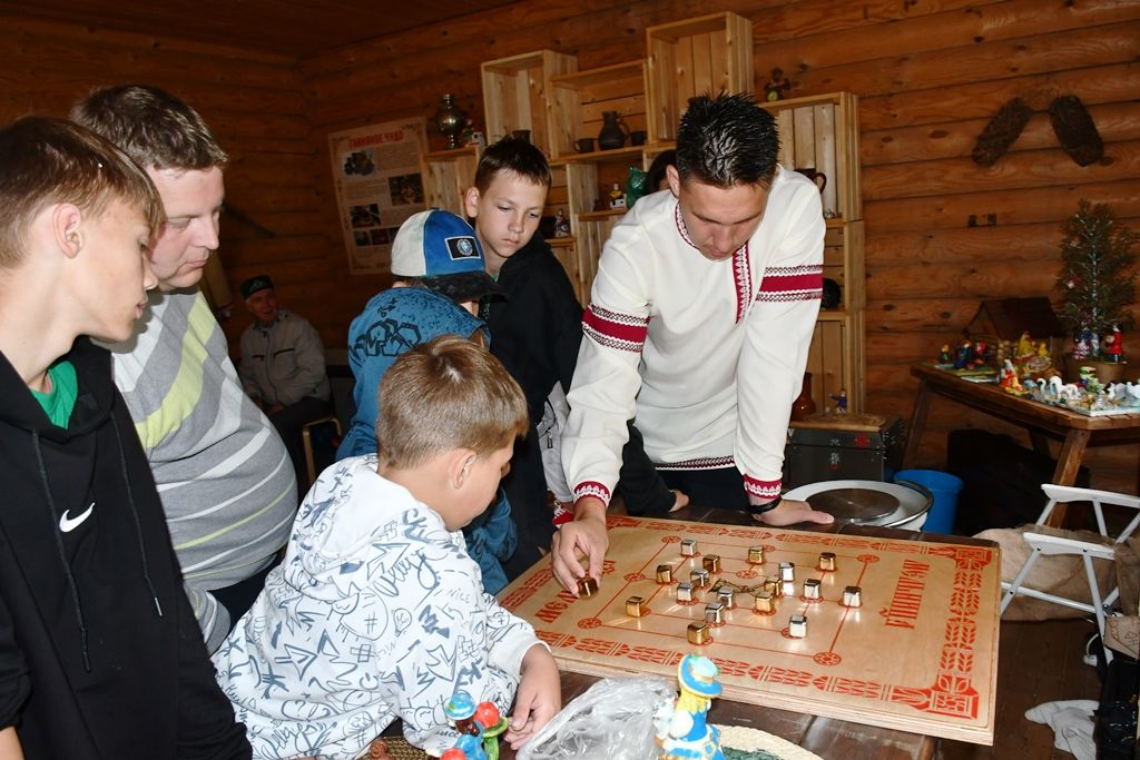 На Сабантуе в Березовой роще Казани Лаишевское подворье радушно встречало гостей