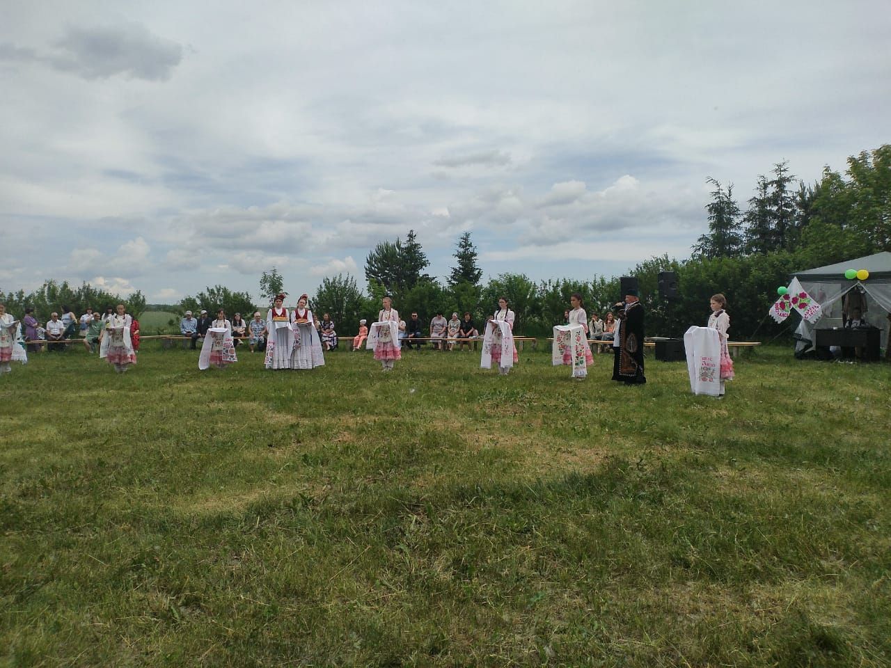 В Пелево на Сабантуе чествовали семейные пары