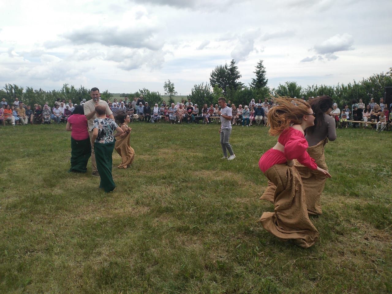 В Пелево на Сабантуе чествовали семейные пары