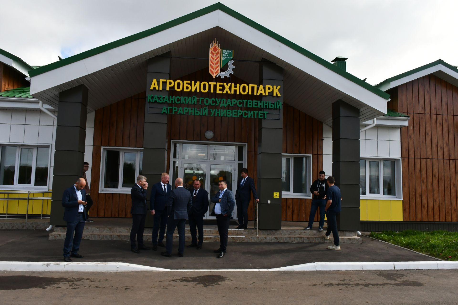 Главы муниципальных образований РТ познакомились с предприятиями Лаишевского района