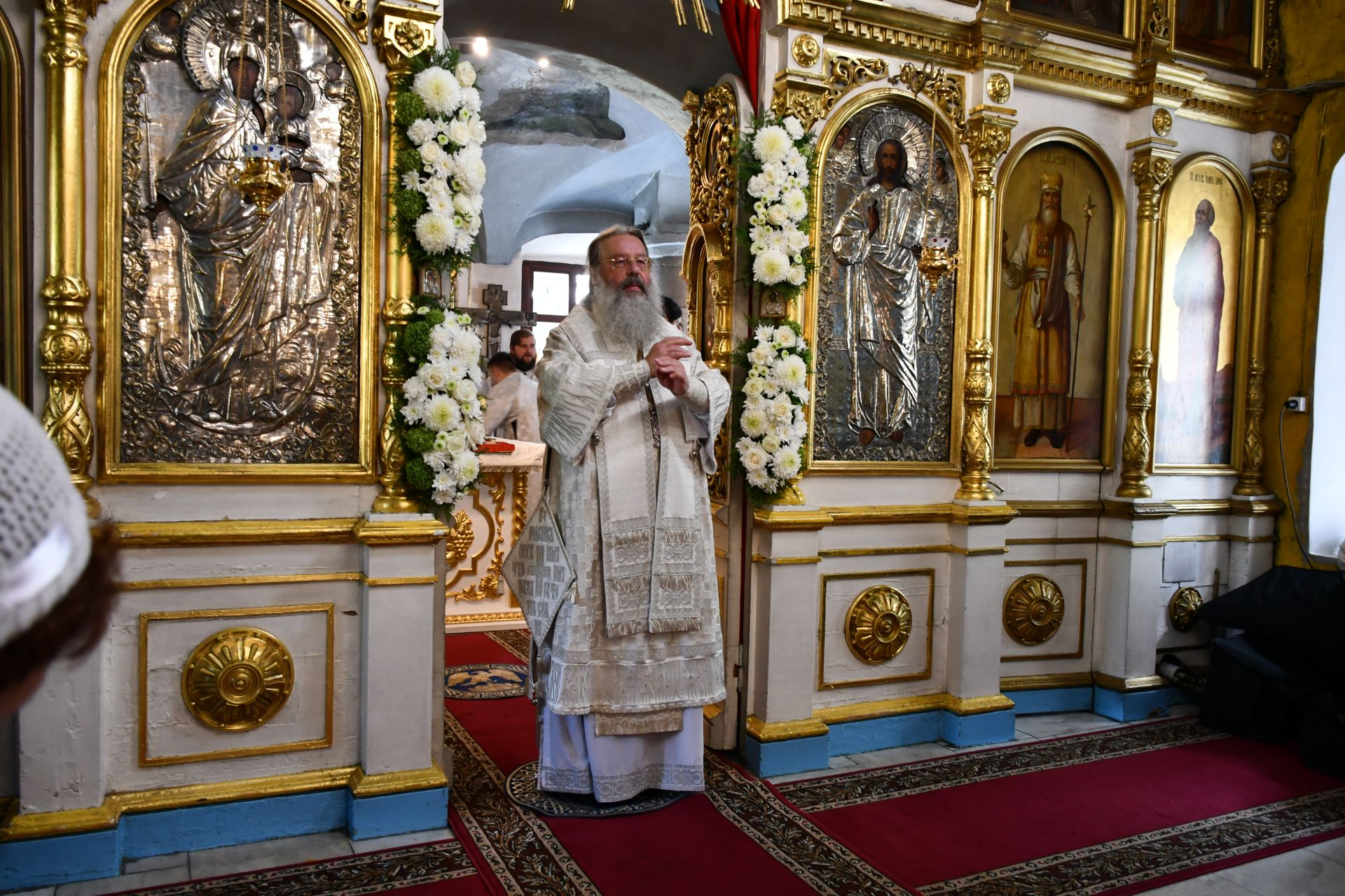 Глава Татарстанской митрополии совершил Божественную литургию в Преображенском храме в селе Большие Кабаны