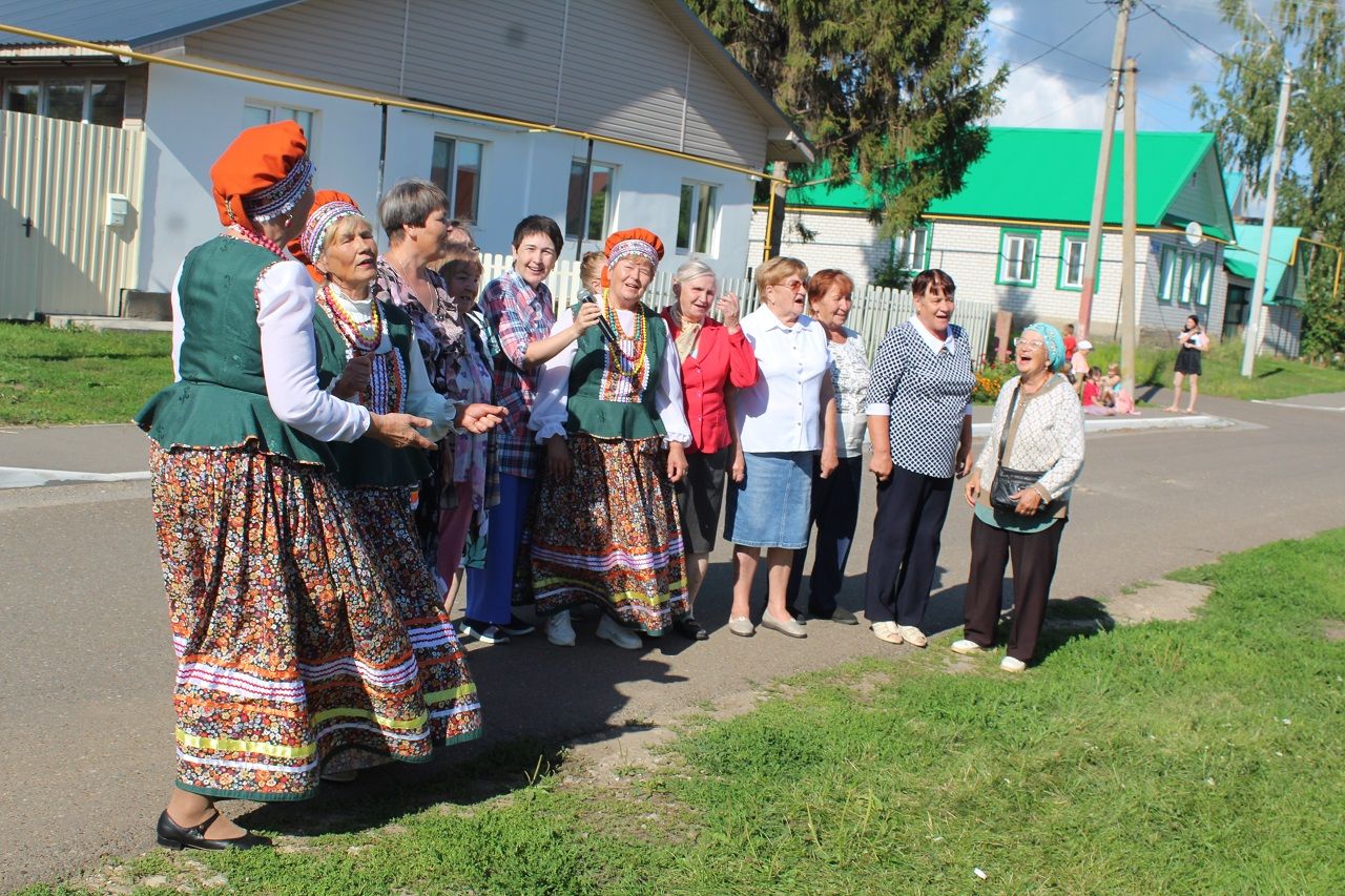 Жители лаишевской улицы Пролетарская отметили свой праздник