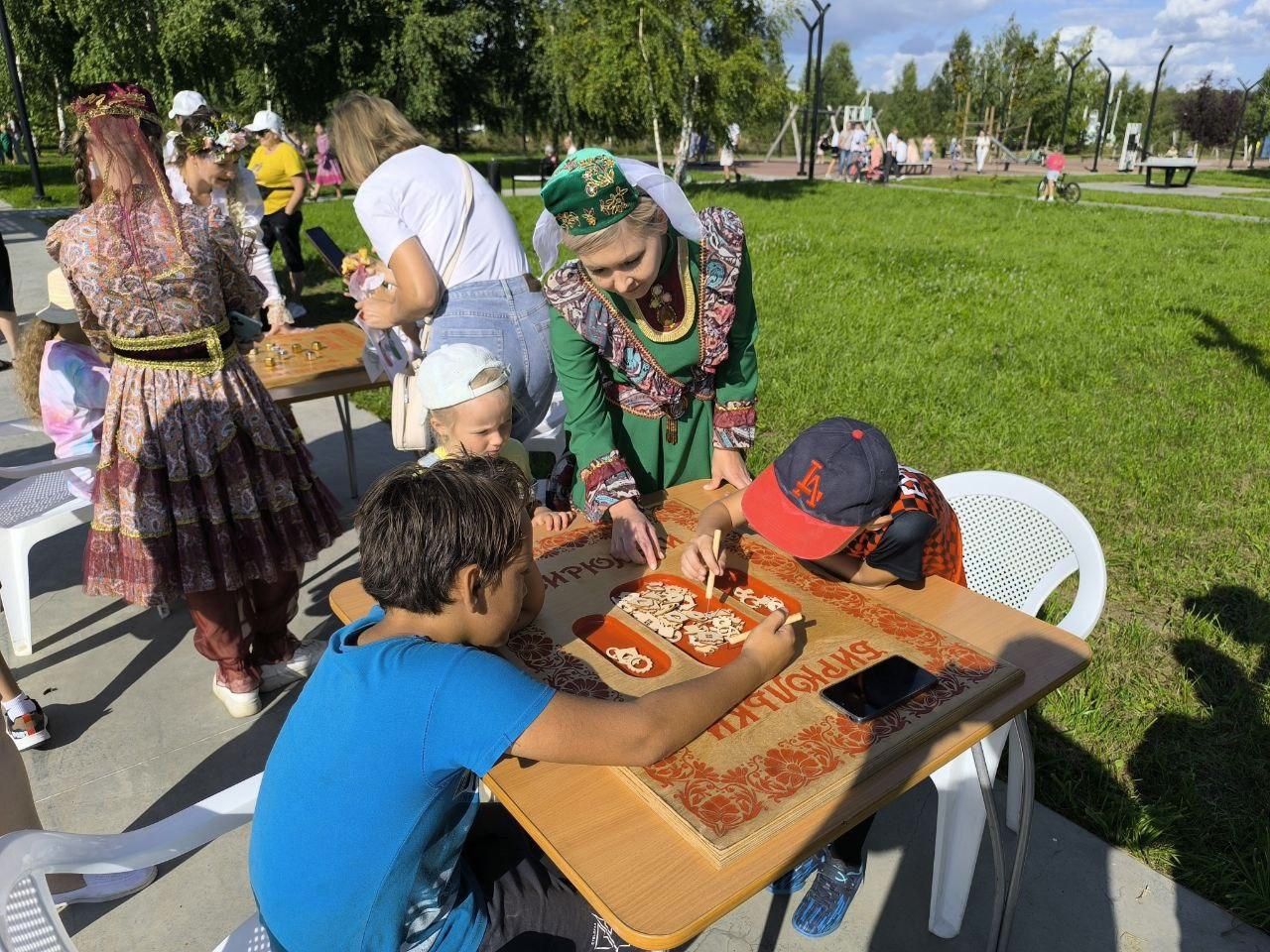 День Республики Татарстан в Лаишеве: татарские узоры, русские игры, концерт и многое другое