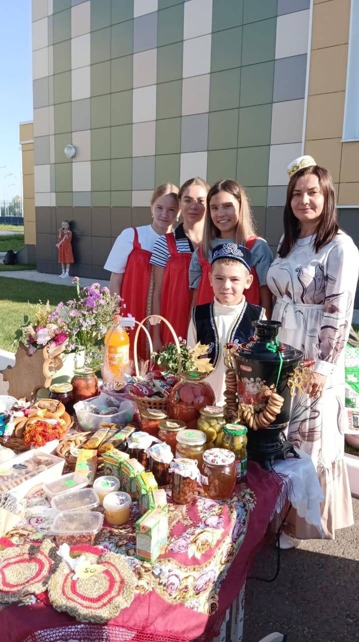 В лицее «Здоровое поколение» села Усады организовали ярмарку «В гостях у бабушки»