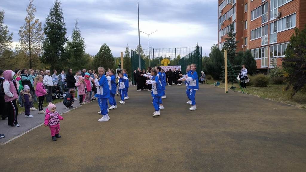 В ЖК «Южный парк» провели праздник для детей с танцами и мастер-классом