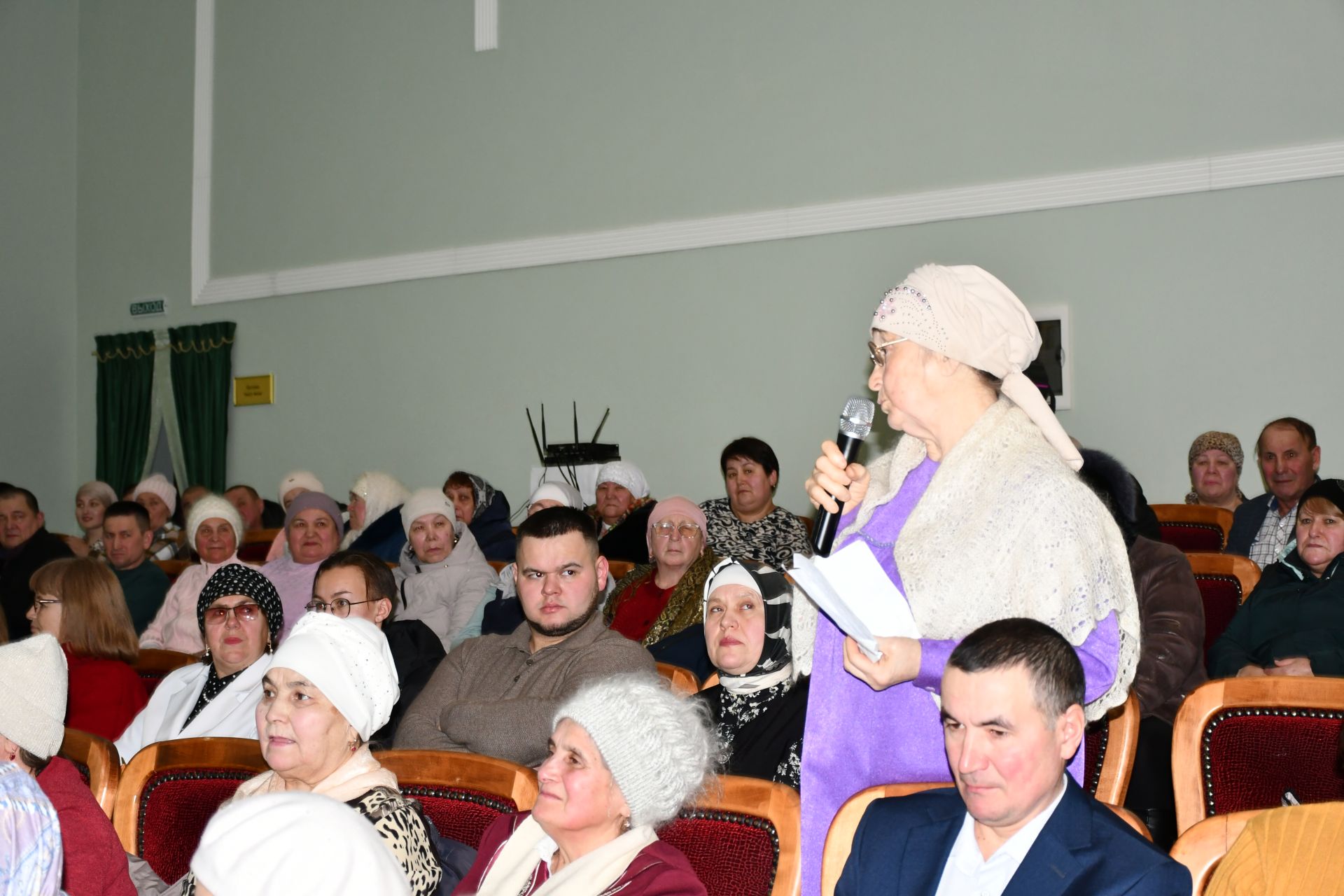 В Малоелгинском сельском поселении прошла встреча жителей с руководителями района