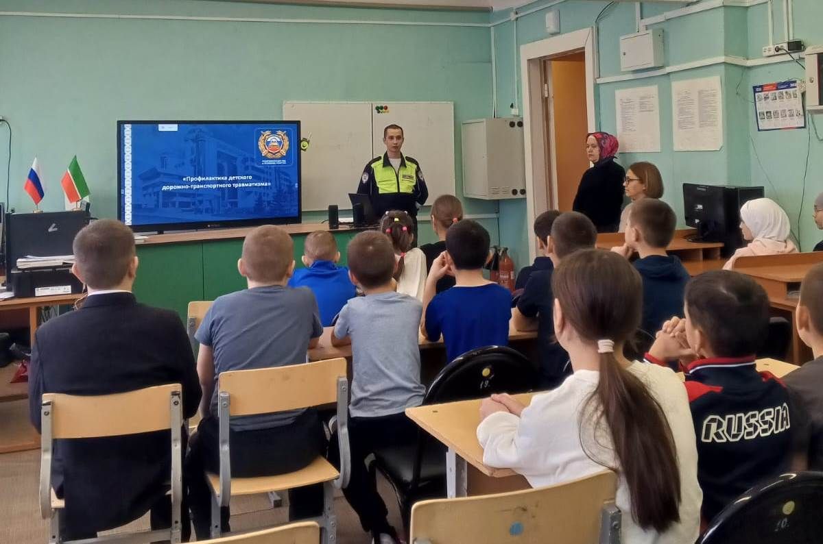 Кече Елга мәктәбенә ДАИ хезмәткәре килде