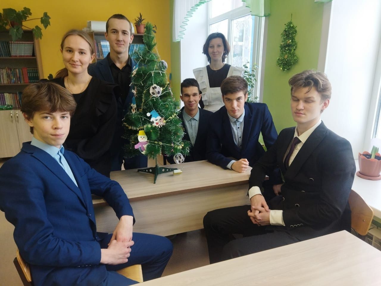 Лаеш районында Яңа ел чыршысын футбол темасына бизәделәр