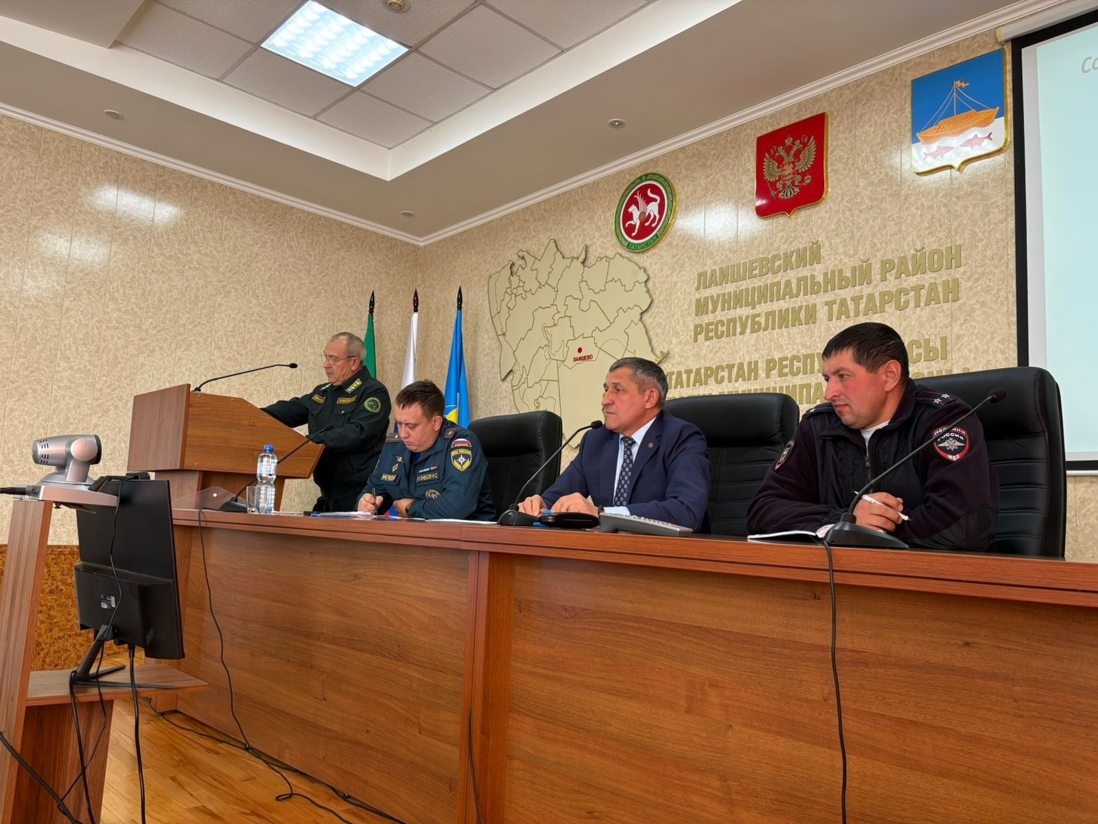 В Лаишевском районе обсудили проблему заброшенных сельхозземель
