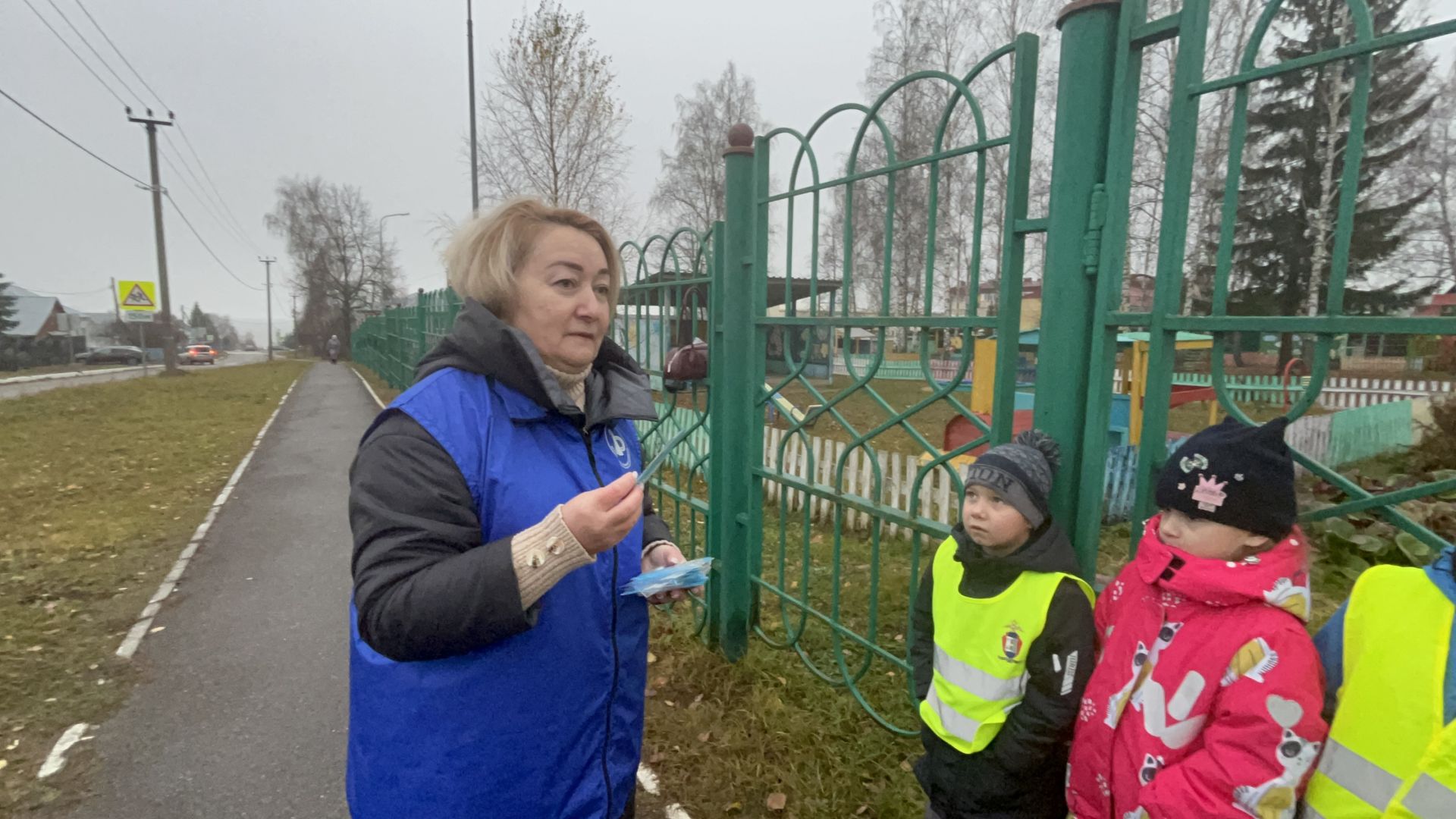 В Лаишево воспитанники детского сада «Берёзка» провели акцию памяти жертв ДТП