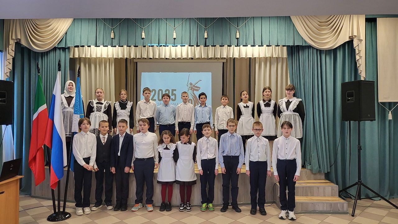 Участник СВО открыл Год защитника Отечества в Лаишевской школе № 2